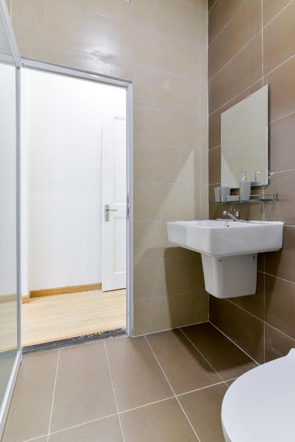 Cozrum Homes - Rivera Corner Ho Chi Minh-staden Exteriör bild